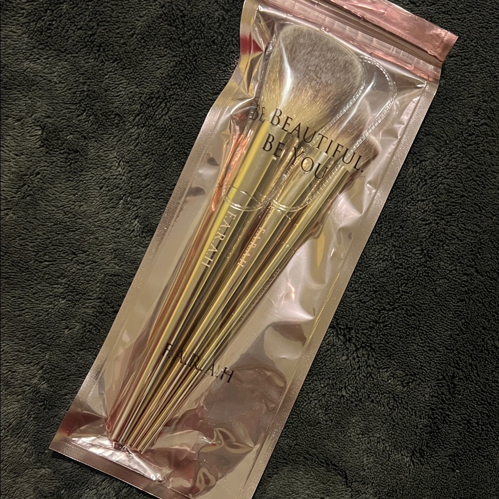 Farah Gold and Silver Makeup Brush Set